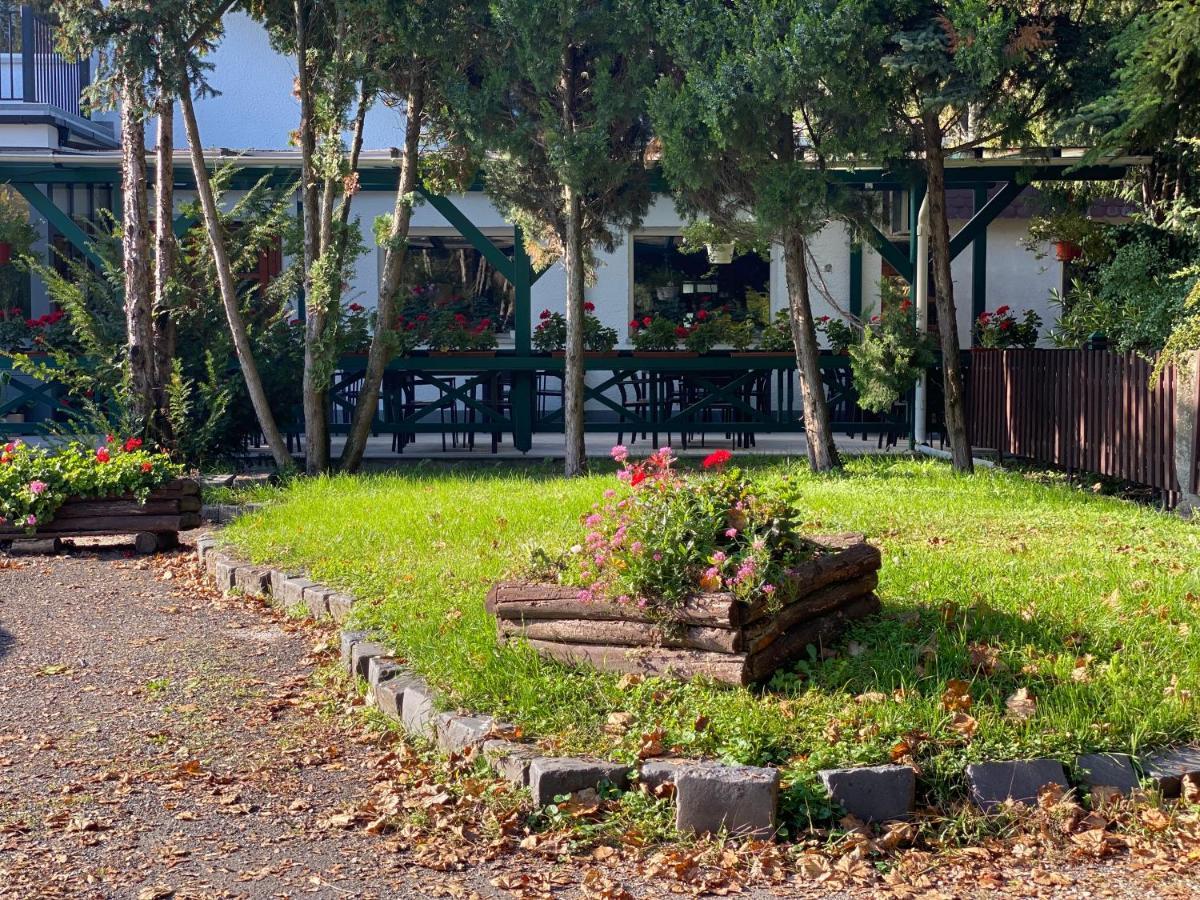 A Fogado Acomodação com café da manhã Bicske Exterior foto